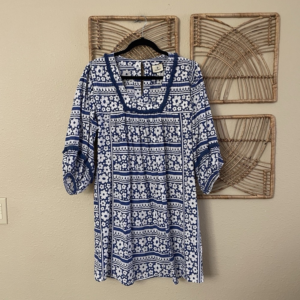 Tuckernuck Petal Paradis Catalans Dress Coverup Blue White Floral Coastal M B6